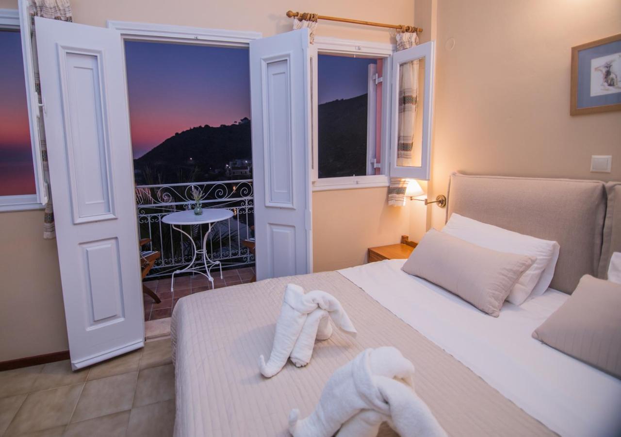 Niriides Hotel Apartments Simi Exterior foto