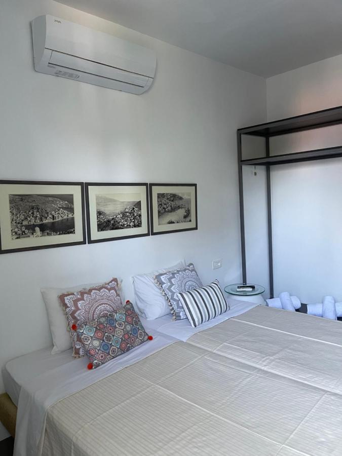 Niriides Hotel Apartments Simi Exterior foto