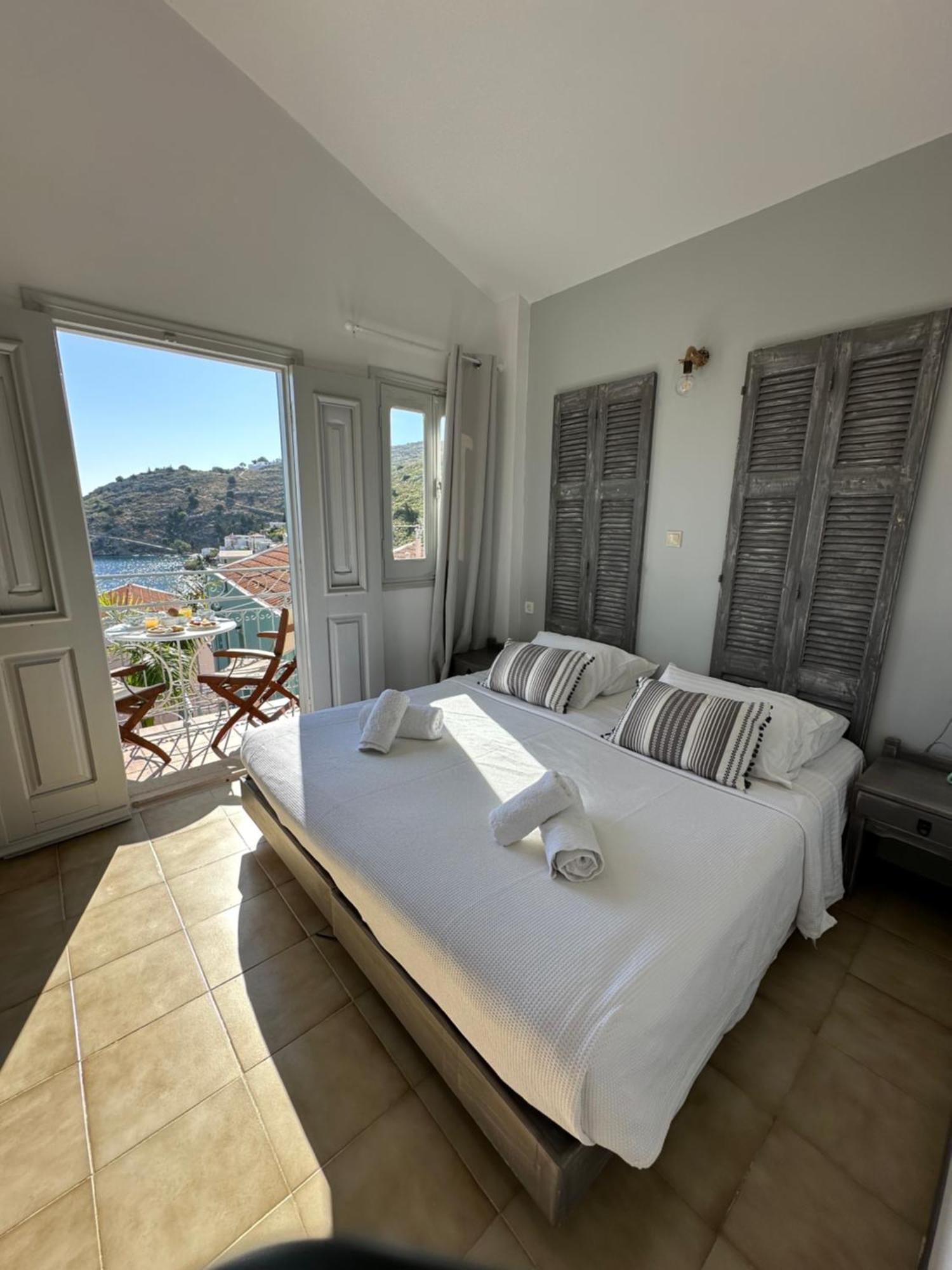 Niriides Hotel Apartments Simi Exterior foto