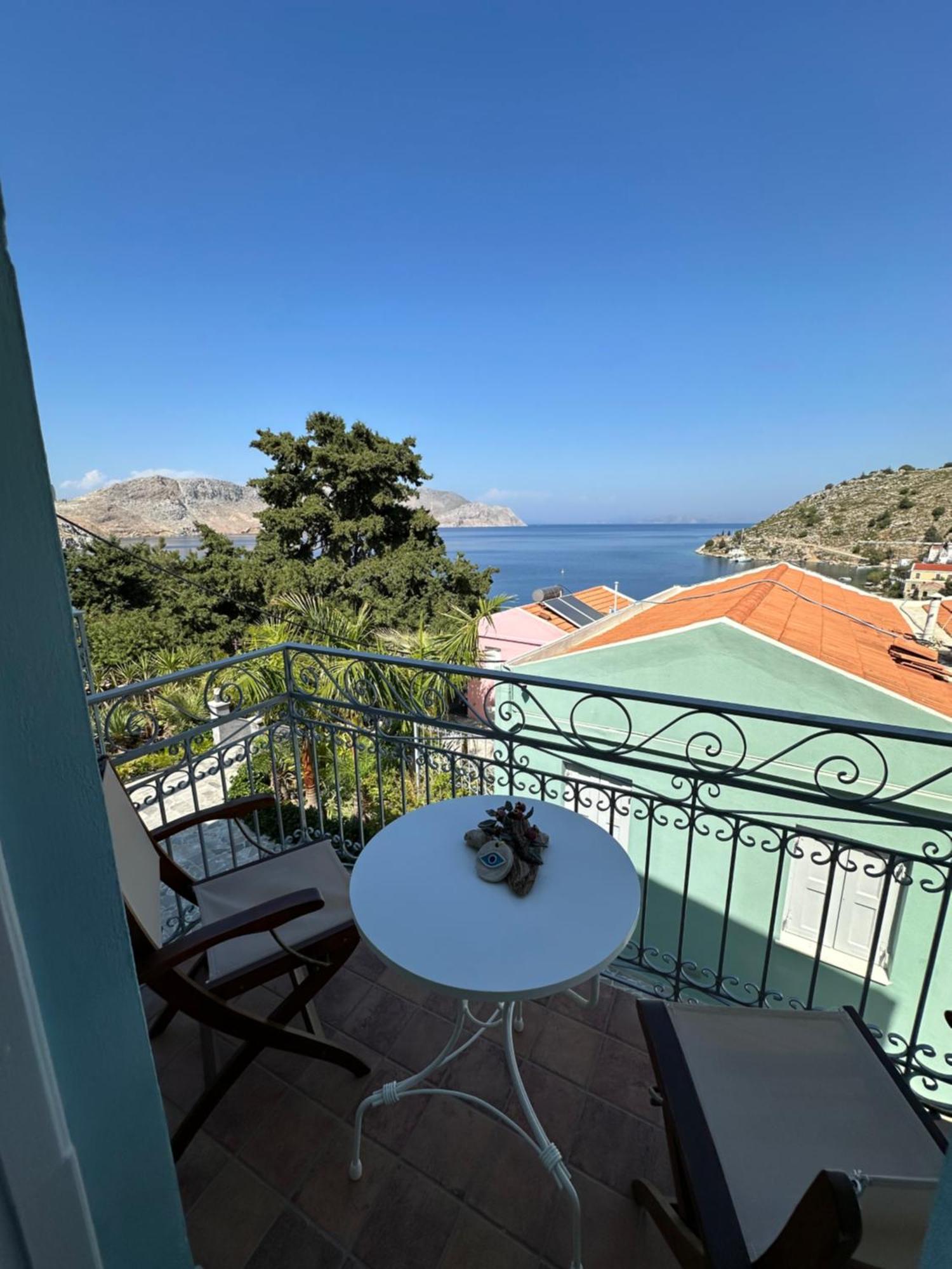 Niriides Hotel Apartments Simi Exterior foto